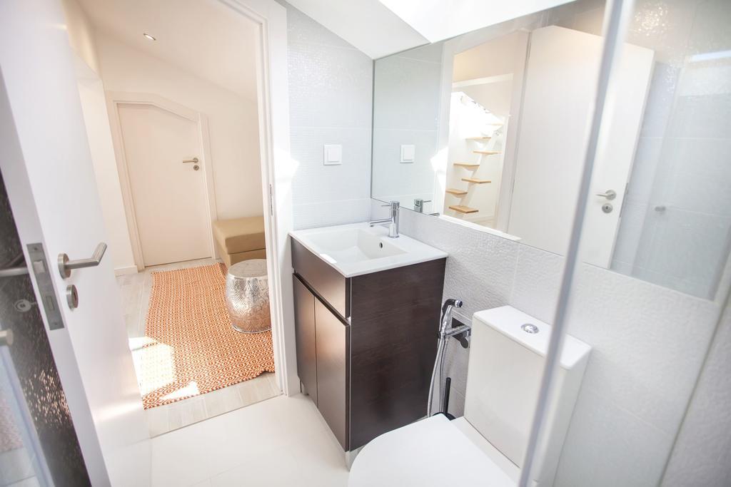 Lovelystay - Cais Apartment River View リスボン エクステリア 写真